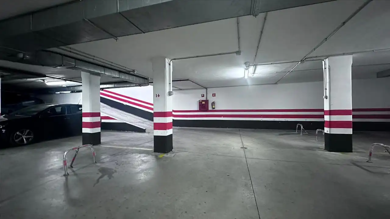 Garage zum Verkauf in SAN FRANCISCO JAVIER, Santidad