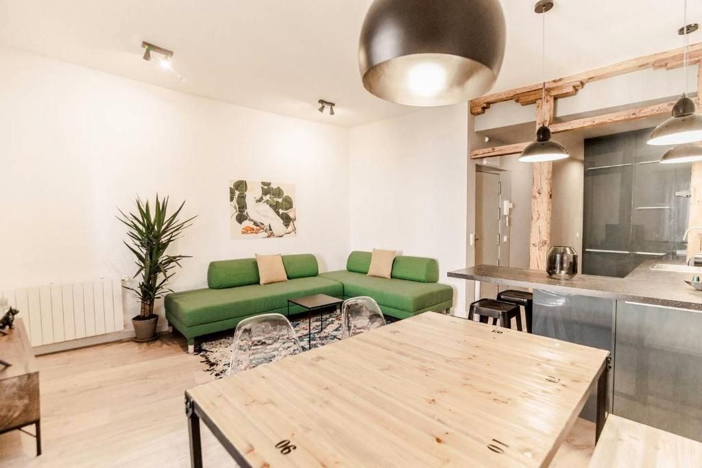 Living room of Flat to rent in  Madrid Capital  with Air Conditioner, Heating and Furnished