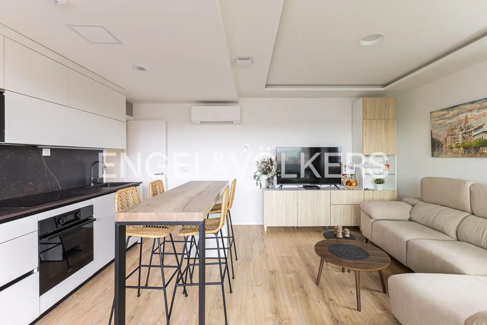 Küche von Wohnung zum Verkauf in Madrid mit Klimaanlage, Heizung und Privatgarten