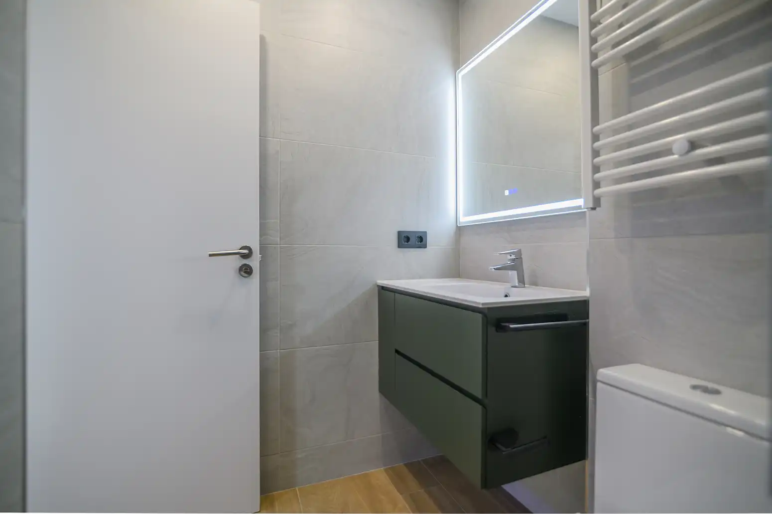 Bathroom of Flat for sale in Viladecans  with Air Conditioner, Heating and Private garden