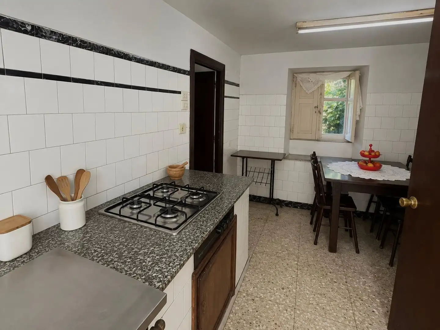 Cuina de Casa o xalet en venda en Ribeira amb Jardí privat