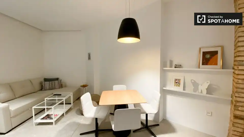 Dining room of Flat for rent in Valencia  with Air Conditioner, Heating and Furnished