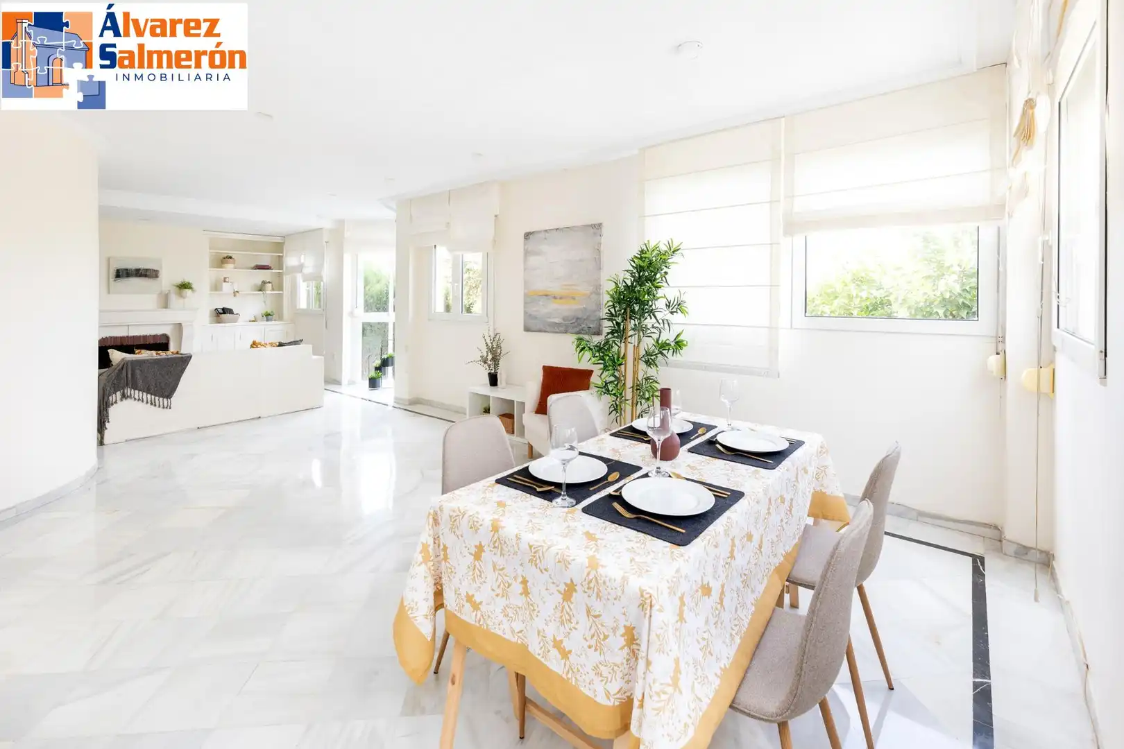 Dining room of Houses for sale in Granada  with Air Conditioner, Private garden and Terrace