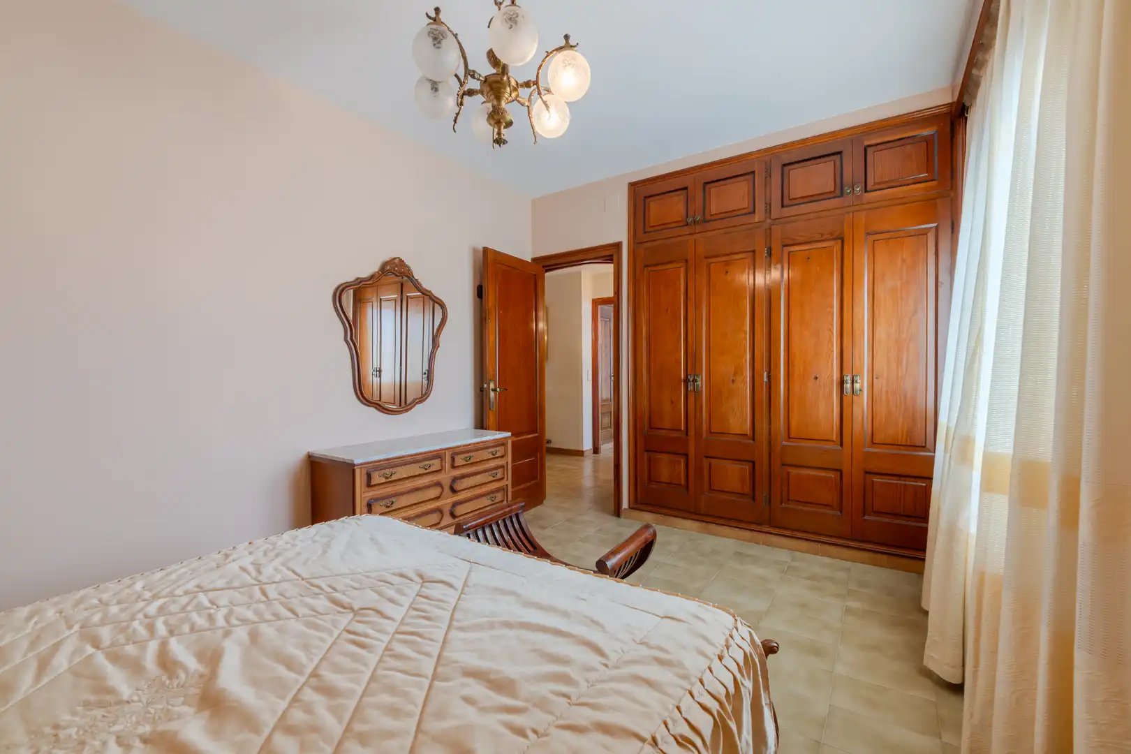 Habitación de Casa o chalet en venta en La Bisbal d'Empordà con Calefacción, Jardín privado y Terraza