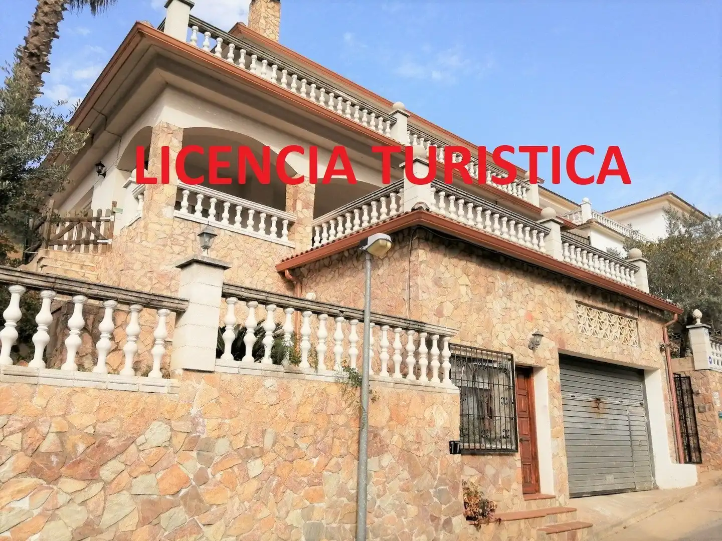 Casa amb piscina en venda a Canyelles