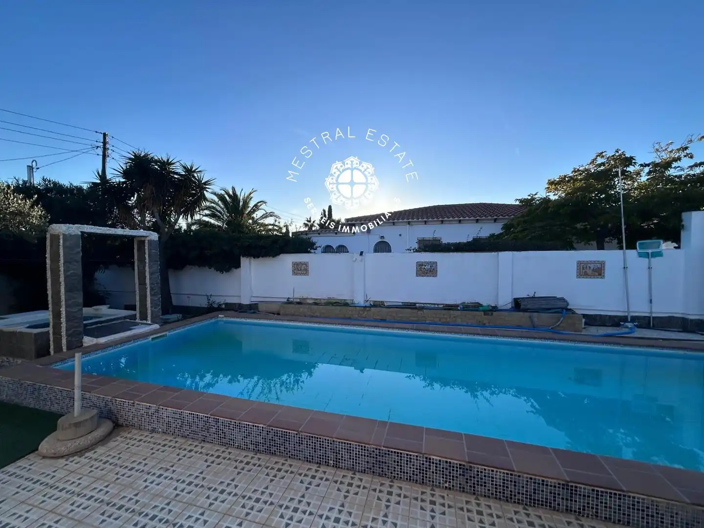 Vista exterior de Casa o xalet en venda en Mont-roig del Camp amb Aire condicionat, Calefacció i Terrassa