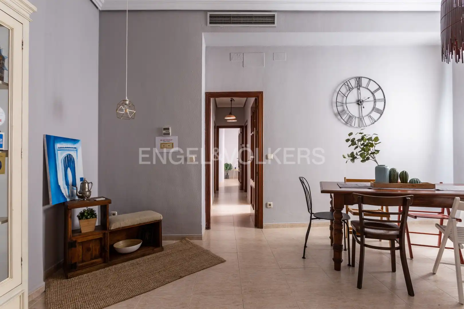 Menjador de Apartament de lloguer en Sevilla amb Aire condicionat, Calefacció i Moblat