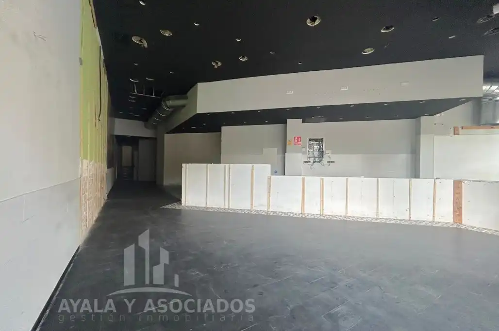 Local comercial en venda a Avenida Reina Victoria Eugenia, imagen 7