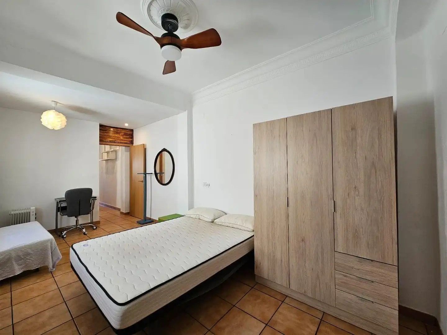 Habitación de Piso de alquiler en Mislata con Aire acondicionado, Terraza y Amueblado