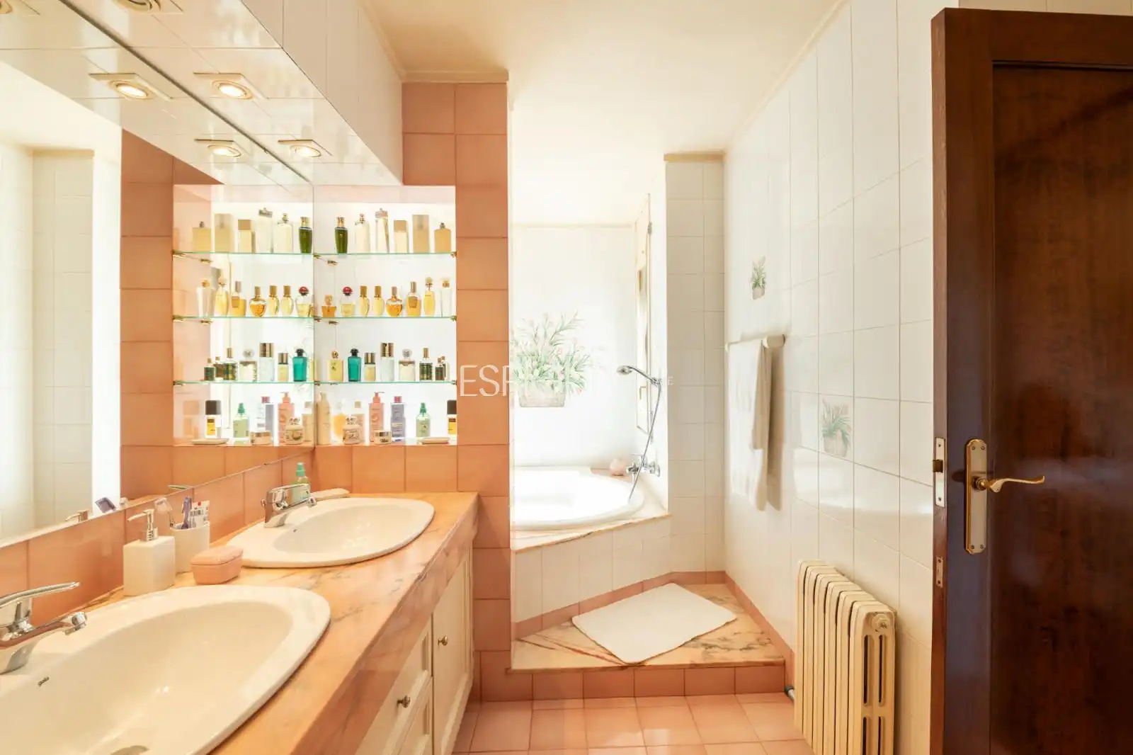 Bathroom of Houses for sale in Sant Cugat del Vallès  with Air Conditioner, Heating and Parquet flooring