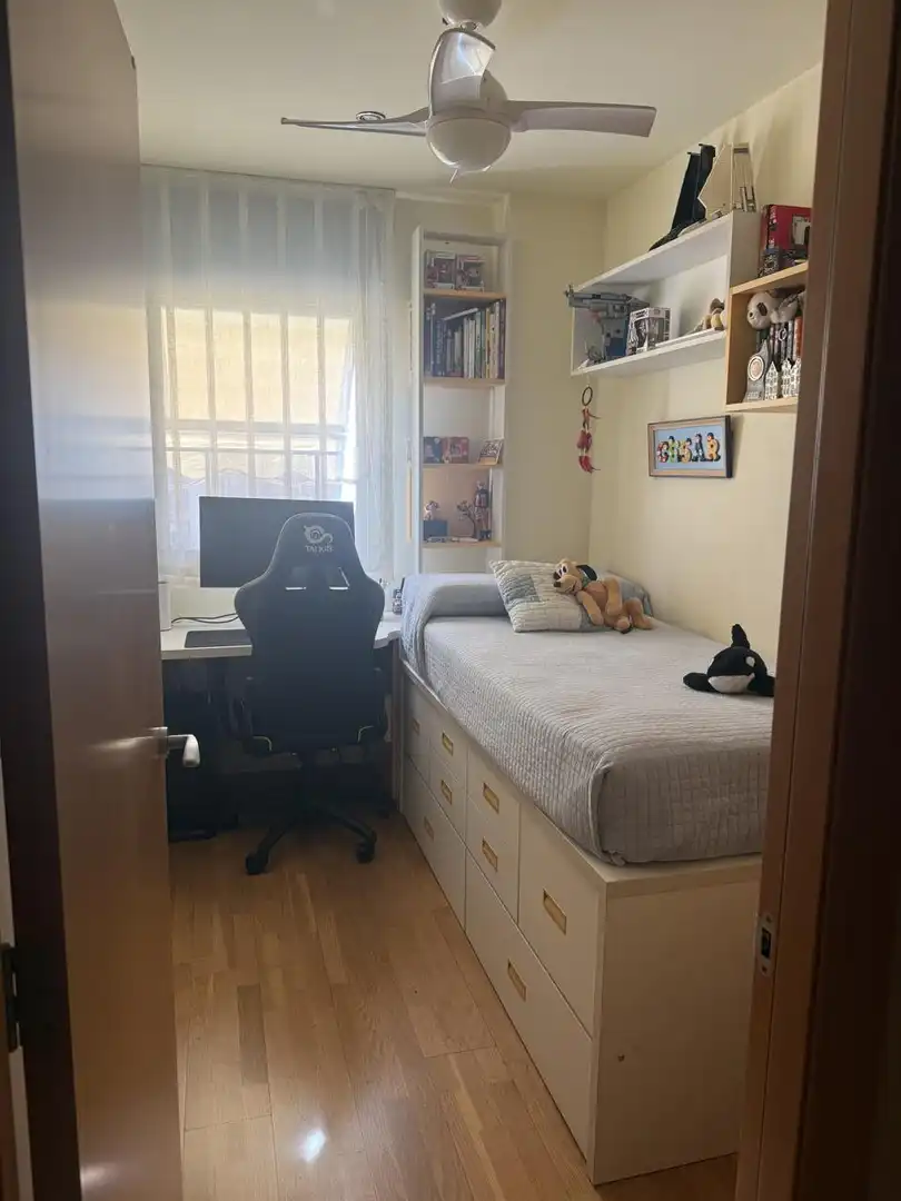 Habitación de Casa o chalet en venta en Badalona con Aire acondicionado, Jardín privado y Terraza