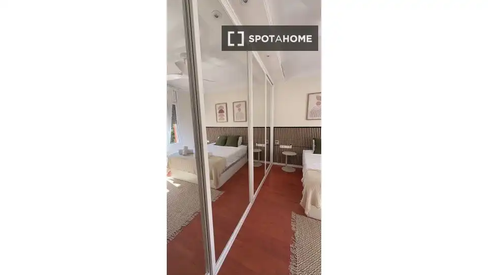 Bedroom of Flat for share in Sant Boi de Llobregat  with Air Conditioner, Heating and Furnished