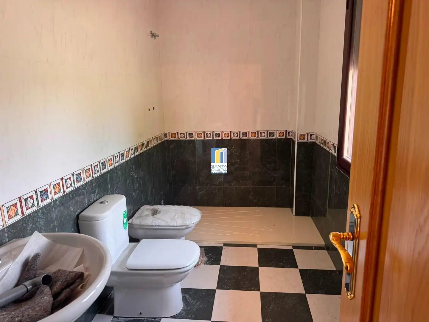 Bany de Casa adosada en venda en Zamora Capital  amb Calefacció, Jardí privat i Parquet