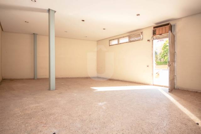 Local comercial en Alquiler en La Petxina