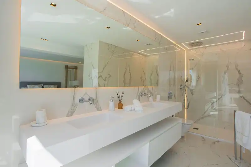 Bathroom of Detached homes for rent in Marbella  with Air Conditioner, Terrace and Storage room
