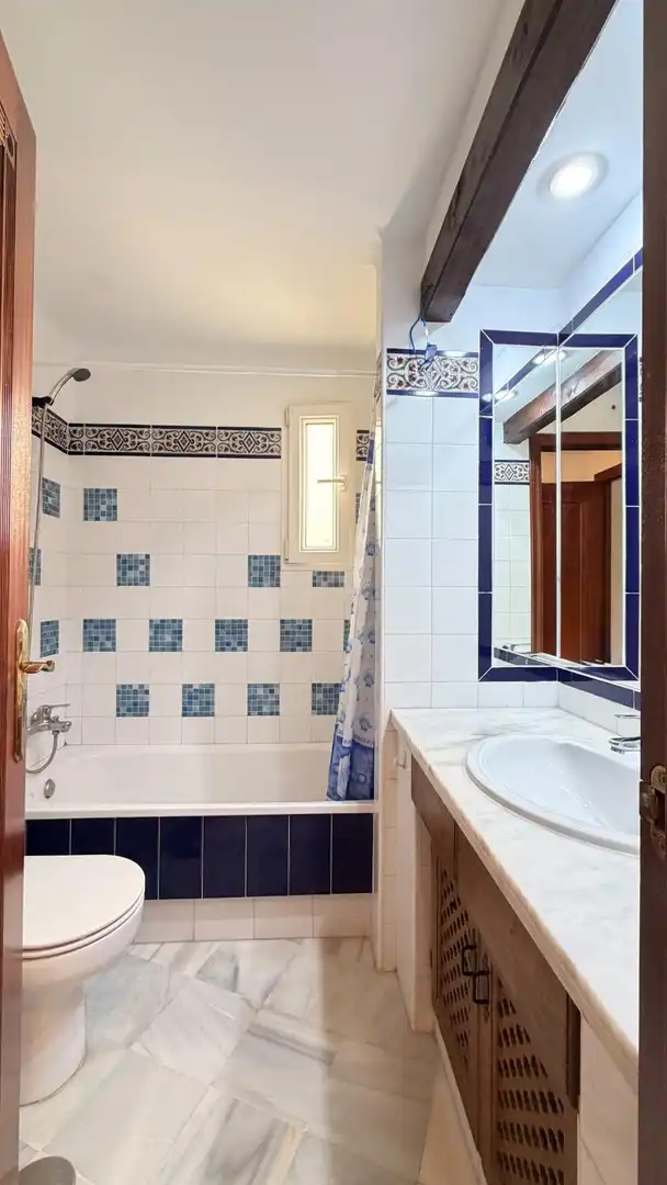 Baño de Apartamento en venta en Torrevieja con Aire acondicionado, Terraza y Amueblado