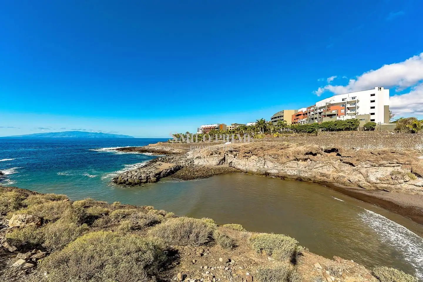 Vista exterior de Estudio en venta en Adeje con Terraza, Amueblado y Piscina comunitaria