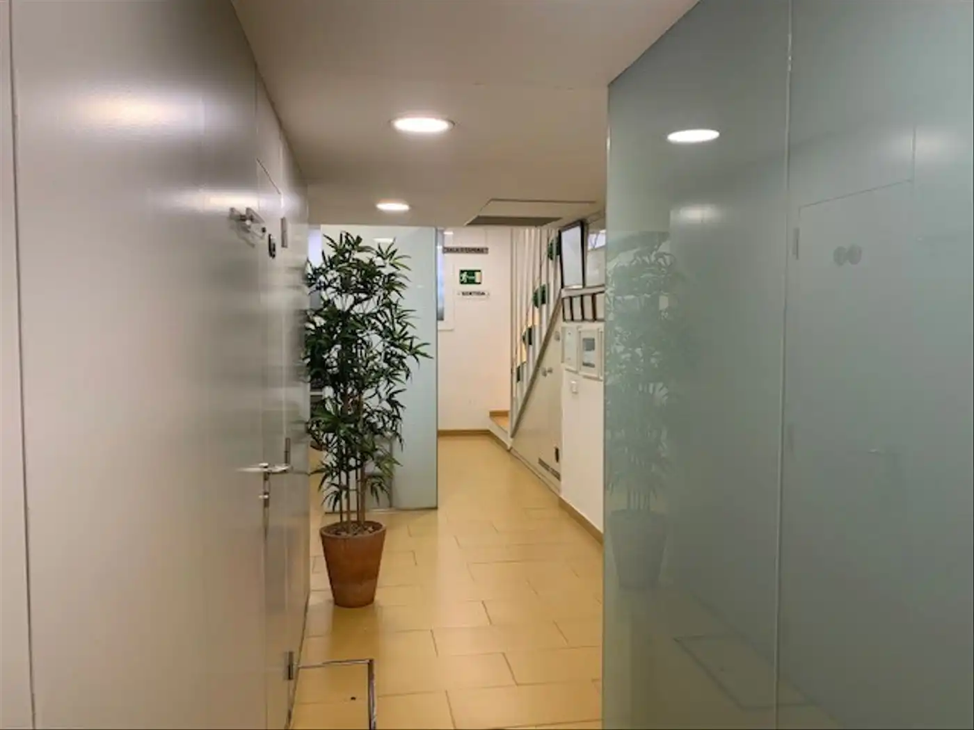 Local comercial en venta en Eixample, imagen 2