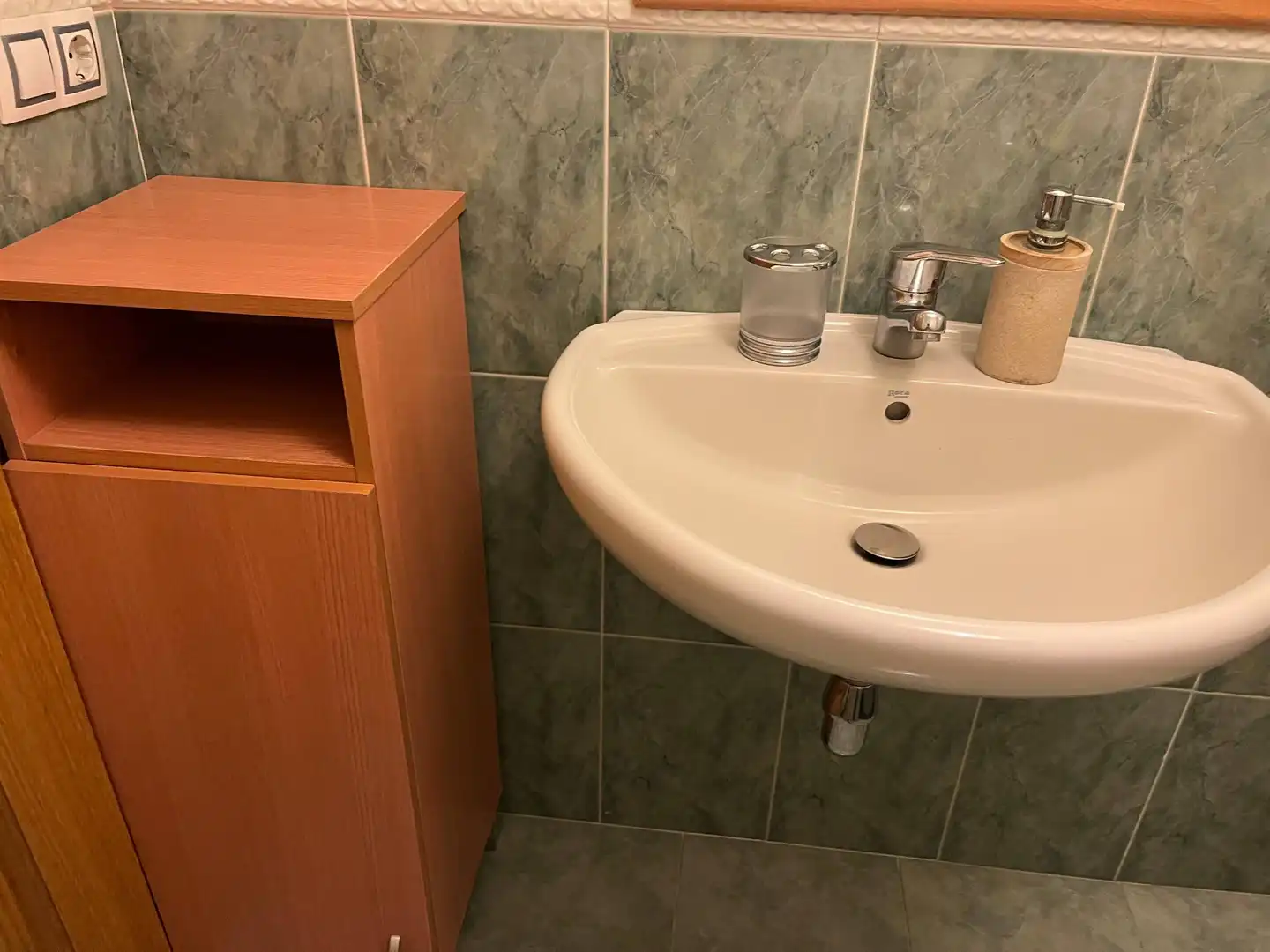 Baño de Piso de alquiler en Santiago de Compostela  con Calefacción, Trastero y Amueblado