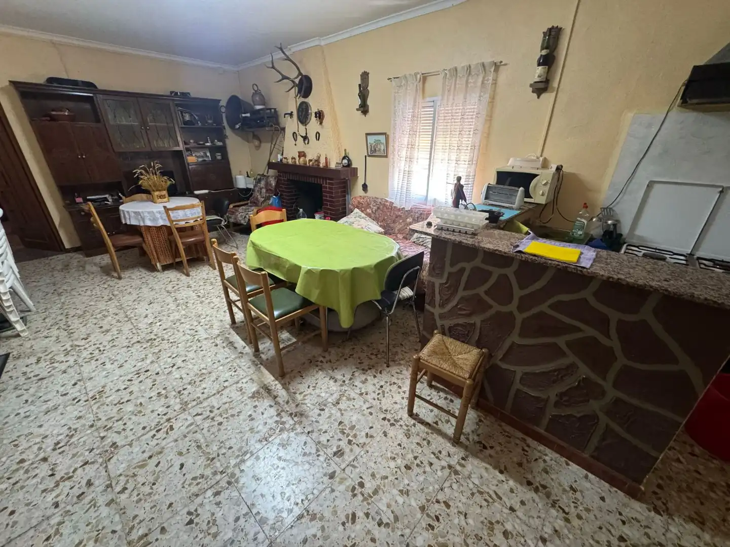 Sala de estar de Finca rústica en venta en Valdepeñas con Piscina