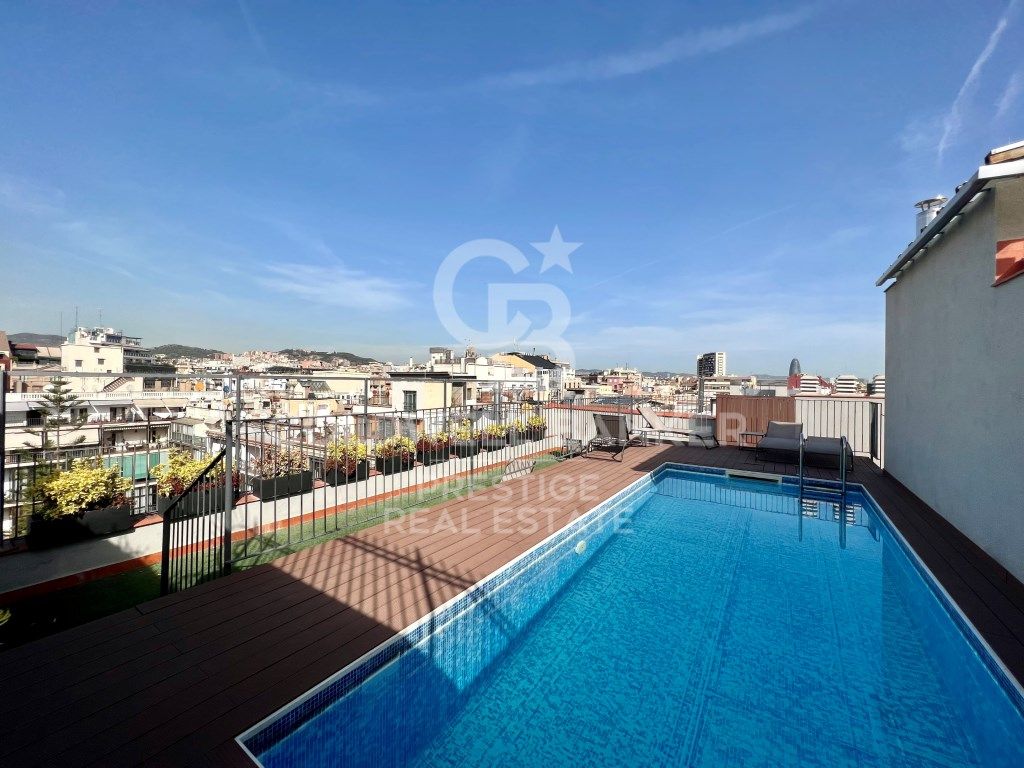 Exterior view of Flat for sale in  Barcelona Capital  with Terrace, Swimming Pool and Community pool