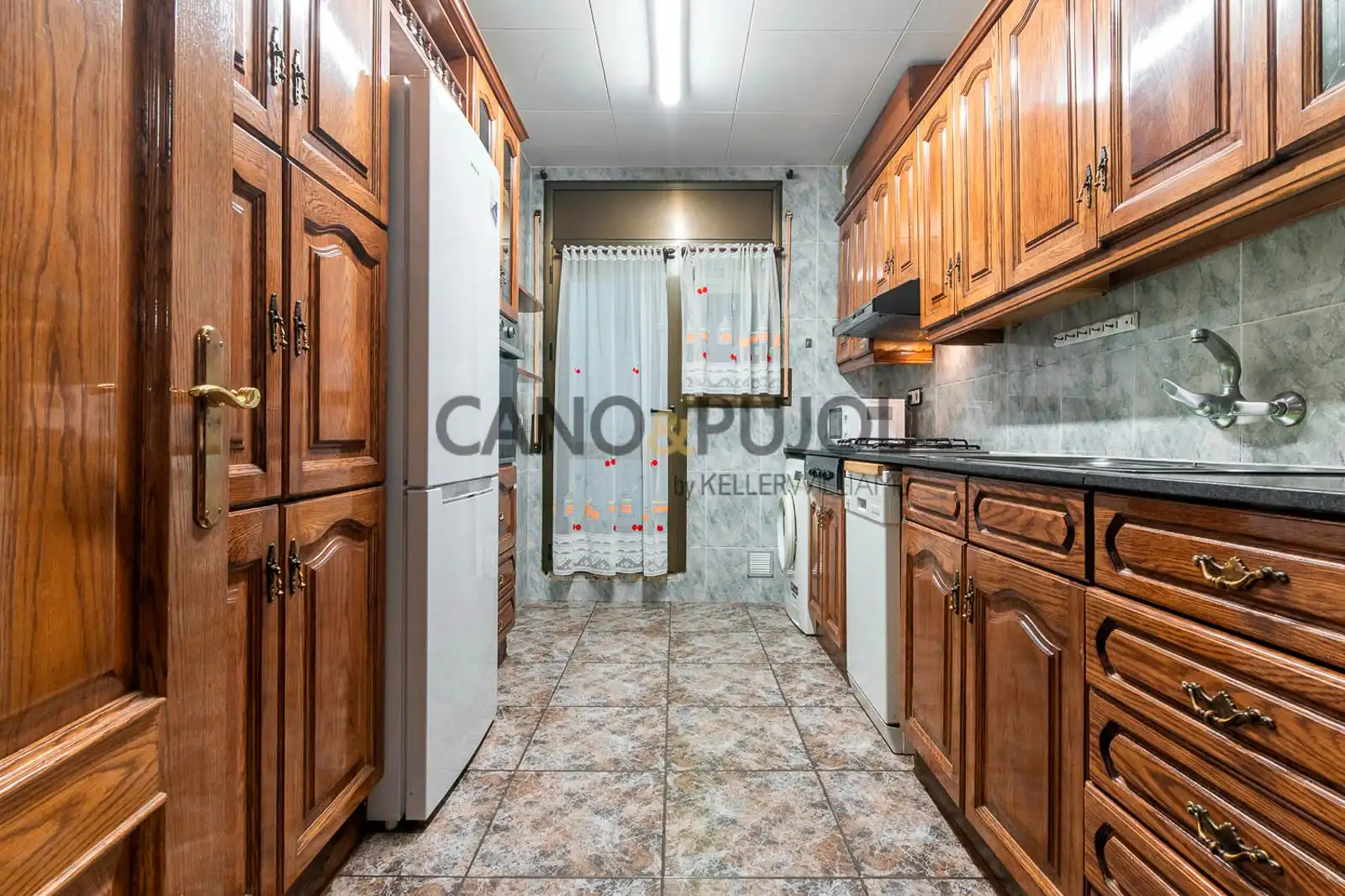 Kitchen of Buildings for sale in Rubí