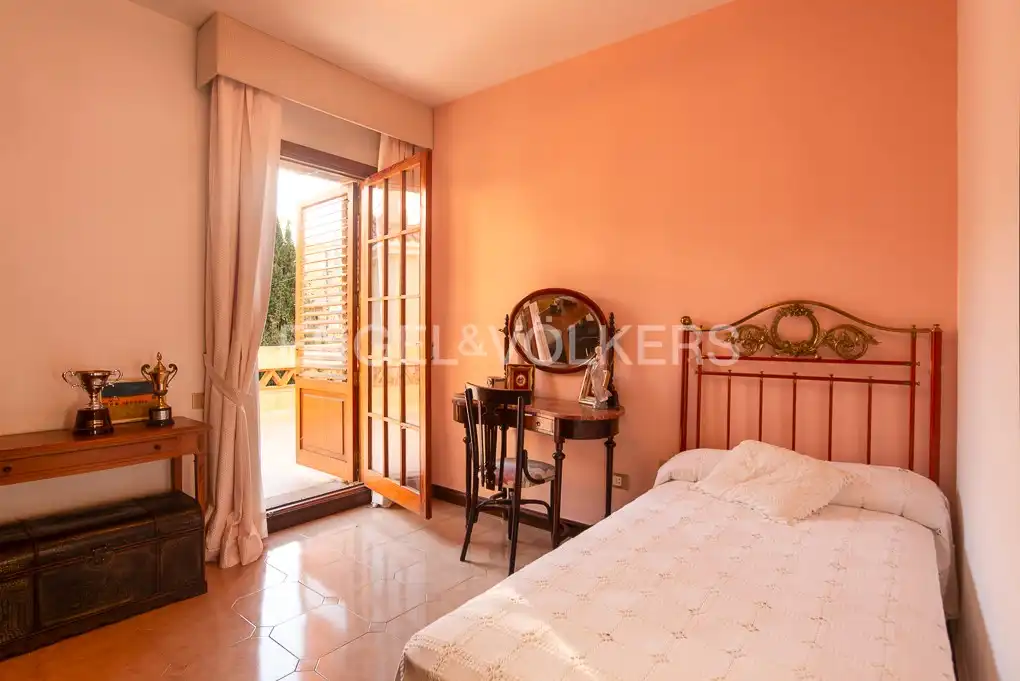 Habitación de Casa o chalet en venta en Castellón de la Plana / Castelló de la Plana con Calefacción, Jardín privado y Terraza