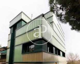 Vista exterior de Casa o xalet en venda en Cerdanyola del Vallès amb Aire condicionat, Calefacció i Jardí privat