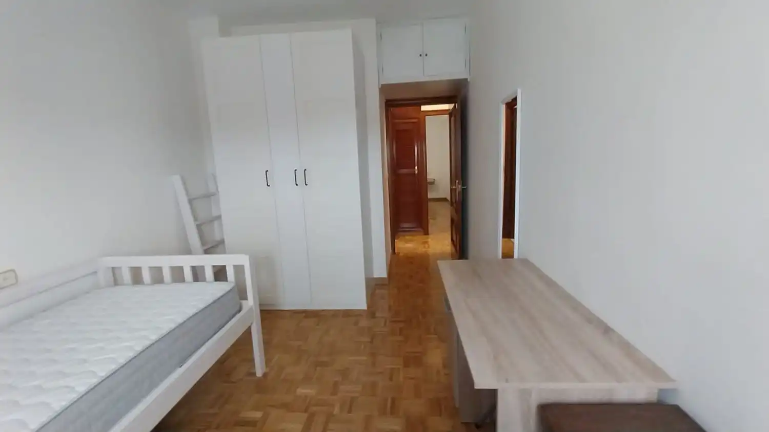 Habitación de Piso de alquiler en Jaén con Aire acondicionado, Calefacción y Parquet