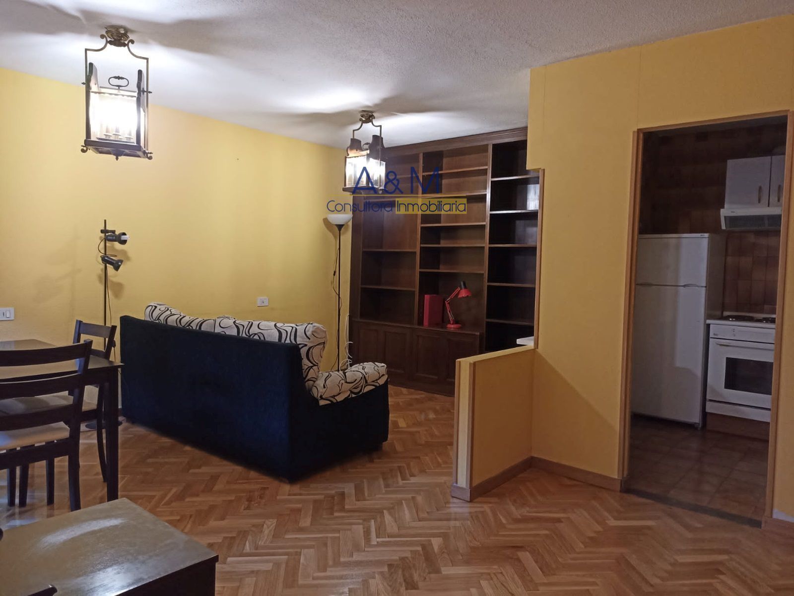 Sala d'estar de Pis en venda en Valladolid Capital amb Calefacció i Moblat