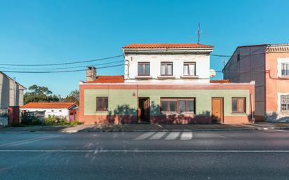 Exterior view of House or chalet for sale in Avilés  with Private garden, Storage room and Alarm