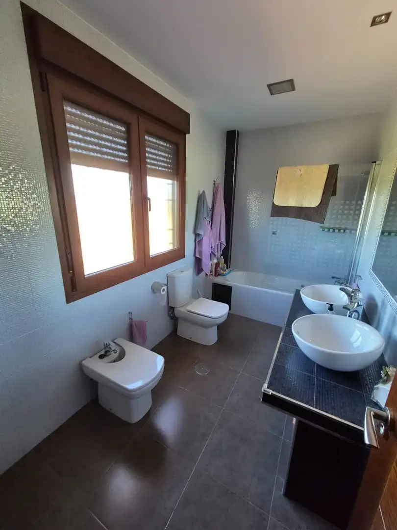 Baño de Casa o chalet en venta en Ciudad Real con Aire acondicionado, Calefacción y Jardín privado