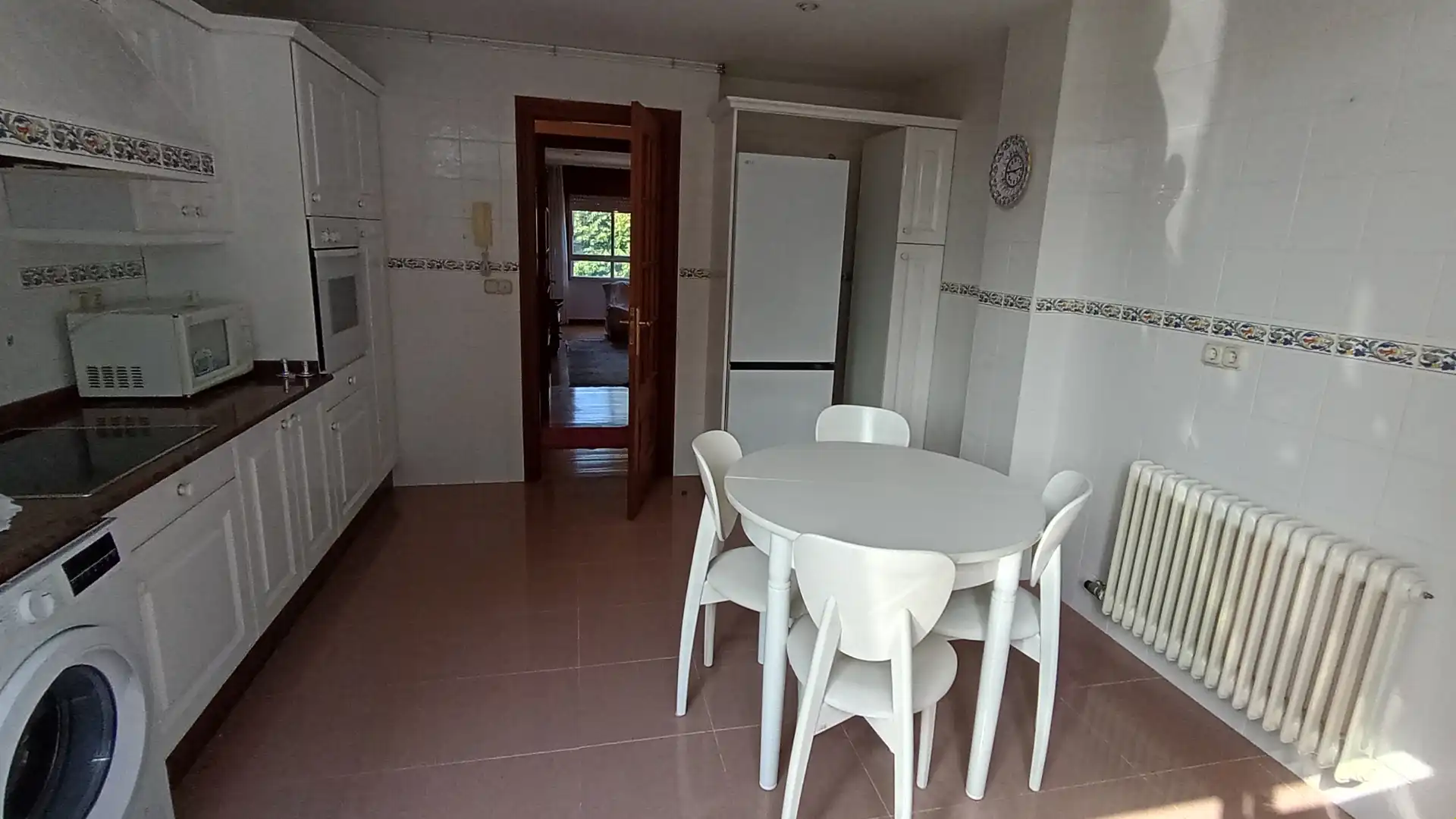 Cocina de Piso de alquiler en Teo con Amueblado, Horno y Lavadora