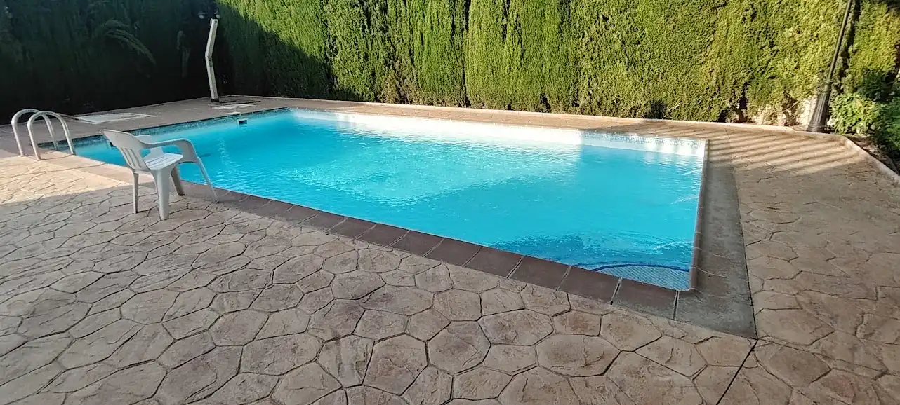Piscina de Casa o xalet en venda en Linares amb Aire condicionat, Calefacció i Jardí privat