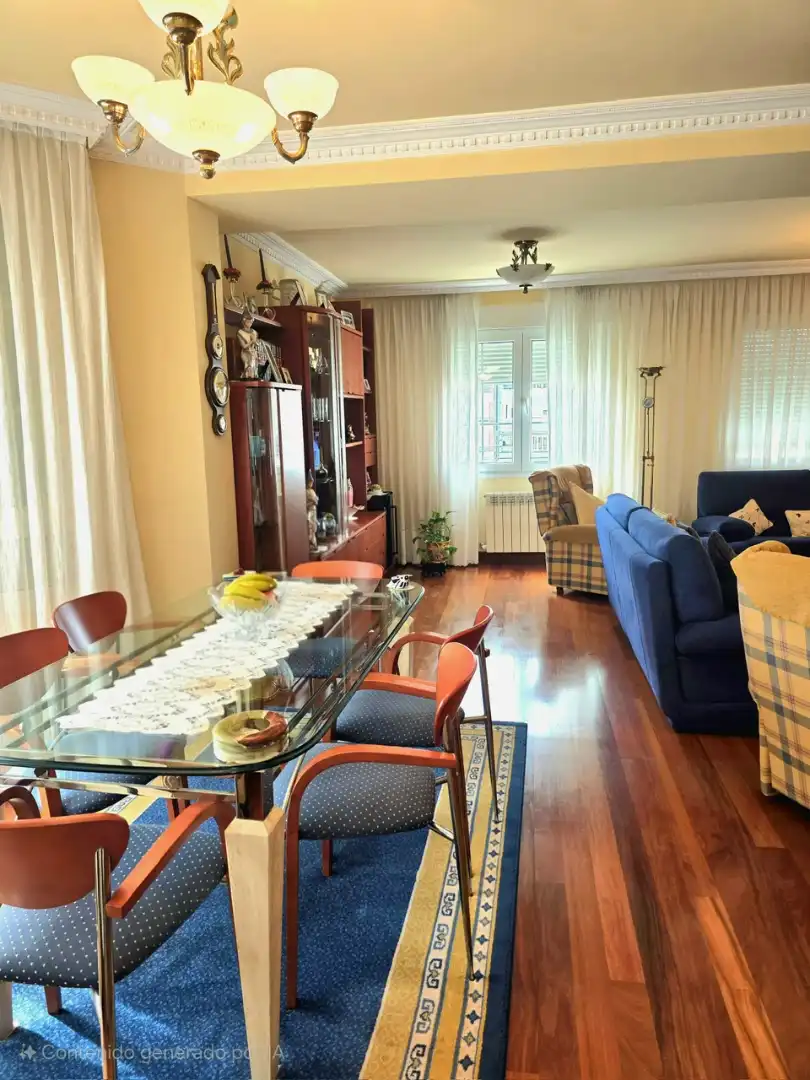 Sala de estar de Casa adosada en venta en Castro-Urdiales con Calefacción, Jardín privado y Terraza