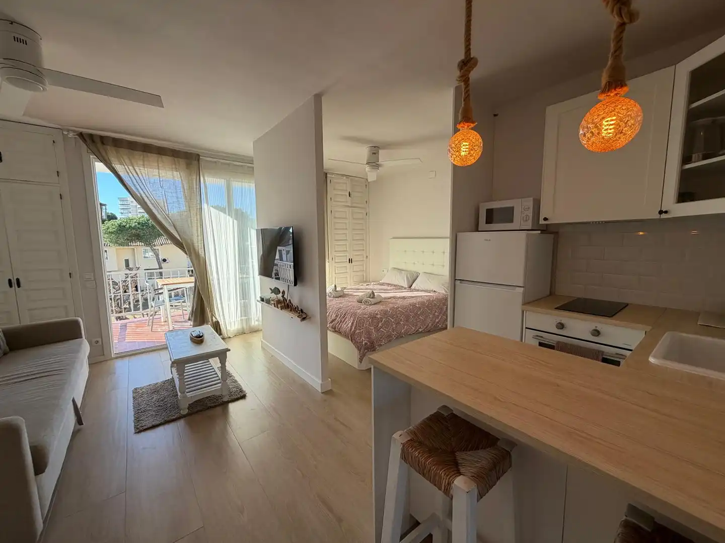 Bedroom of Apartments for sale in Castell d'Aro, Platja d'Aro i s'Agaró  with Furnished and Balcony