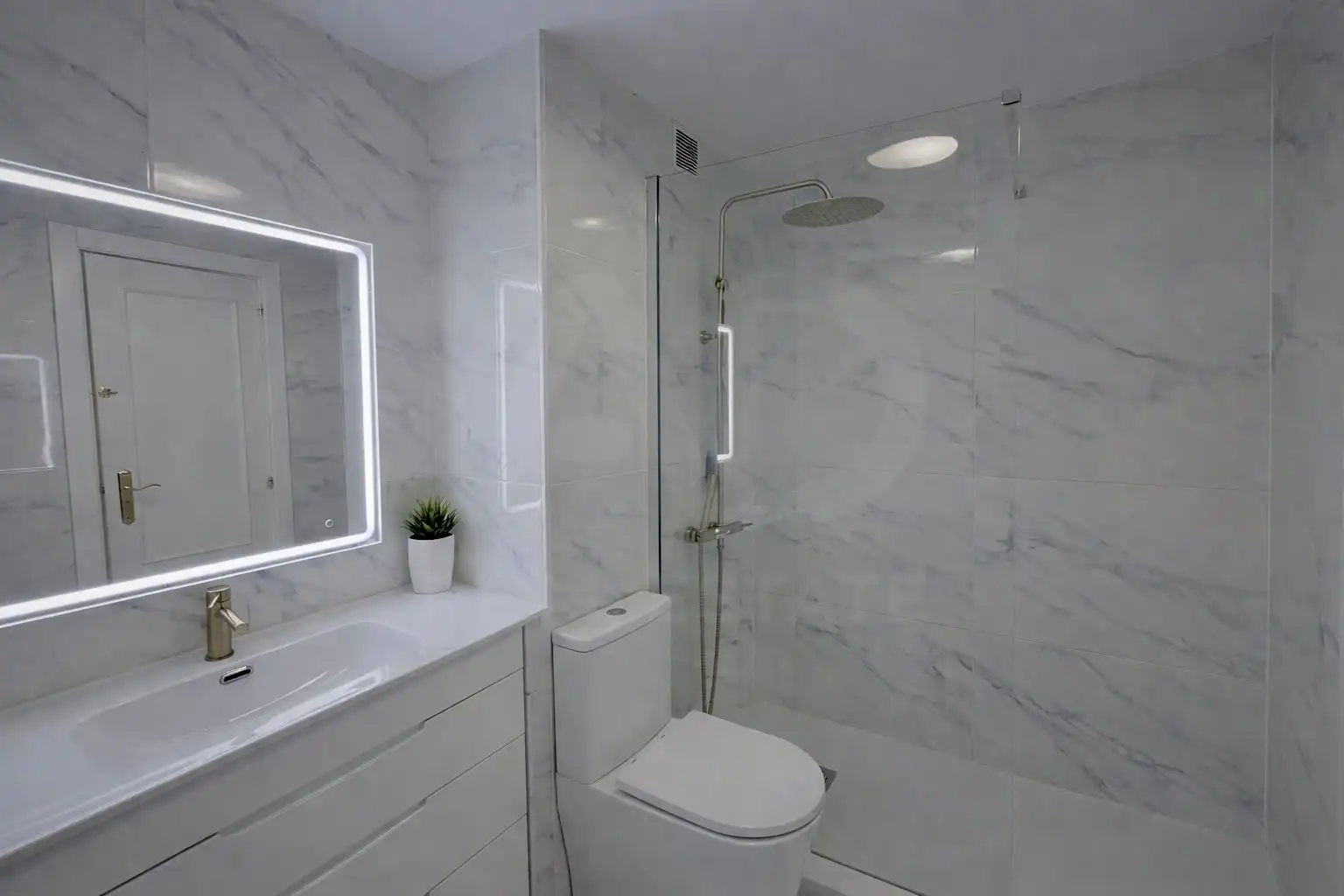 Bathroom of Flat for sale in Dénia  with Air Conditioner and Heating