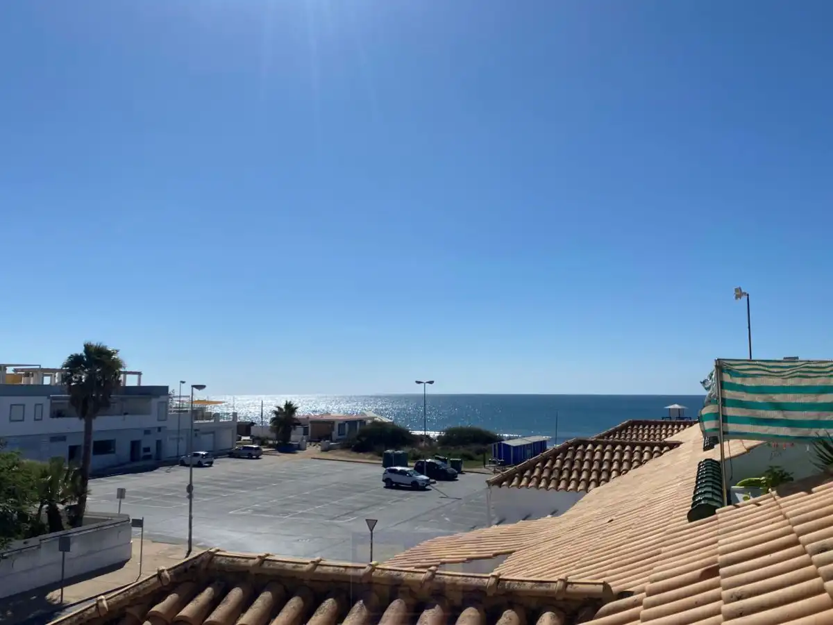 Außenansicht von Wohnungen zur Miete in Islantilla mit Klimaanlage, Heizung und Terrasse