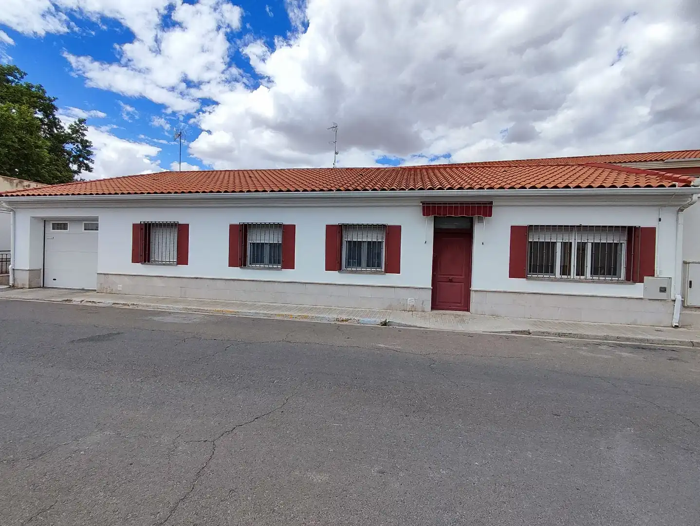 Vista exterior de Casa o chalet en venta en Tomelloso con Calefacción y Trastero