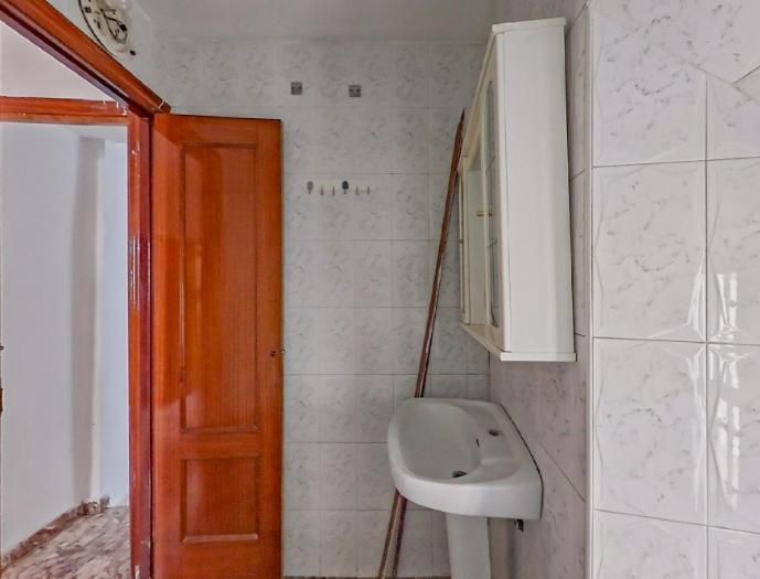 Bathroom of Flat for sale in  Jaén Capital