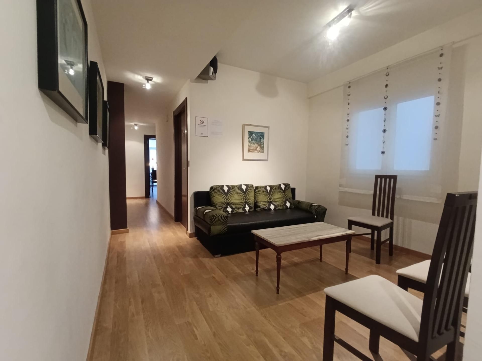 Sala d'estar de Oficina de lloguer en  Granada Capital amb Aire condicionat