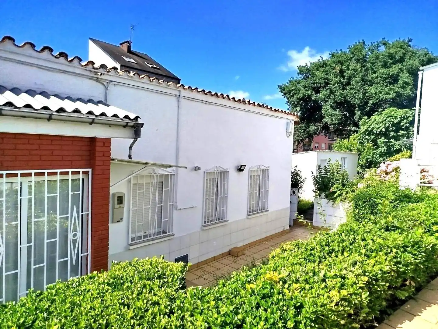 Außenansicht von Erdgeschoss zum Verkauf in Medio Cudeyo mit Heizung, Privatgarten und Terrasse
