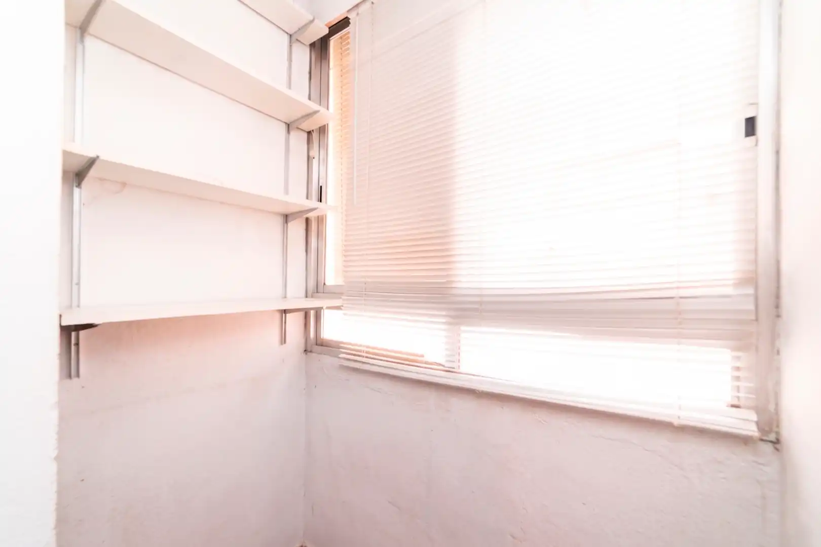 Habitación de Piso en venta en Pozuelo de Alarcón con Calefacción, Terraza y Amueblado