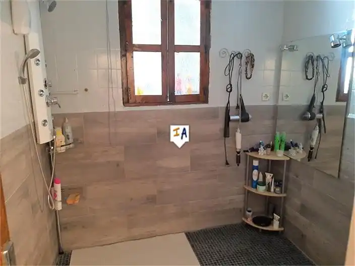 Casa rústica amb piscina en venda a Castillo de Locubín, imagen 9
