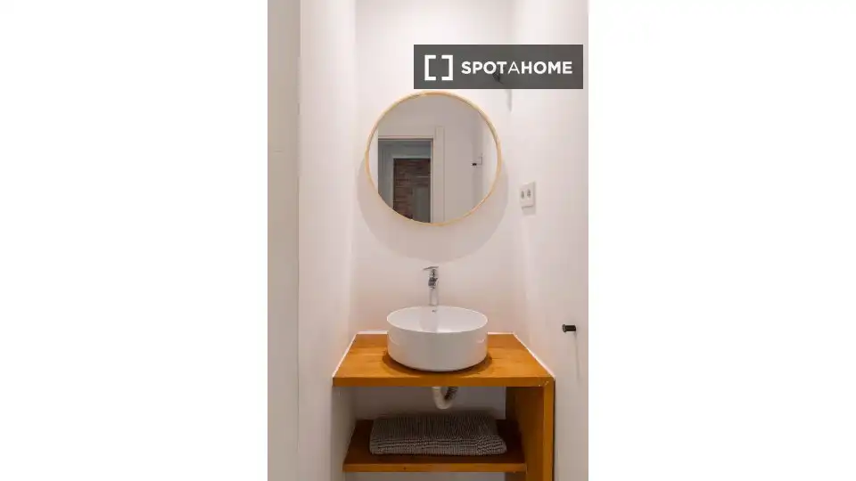 Bathroom of Flat for rent in Gràcia