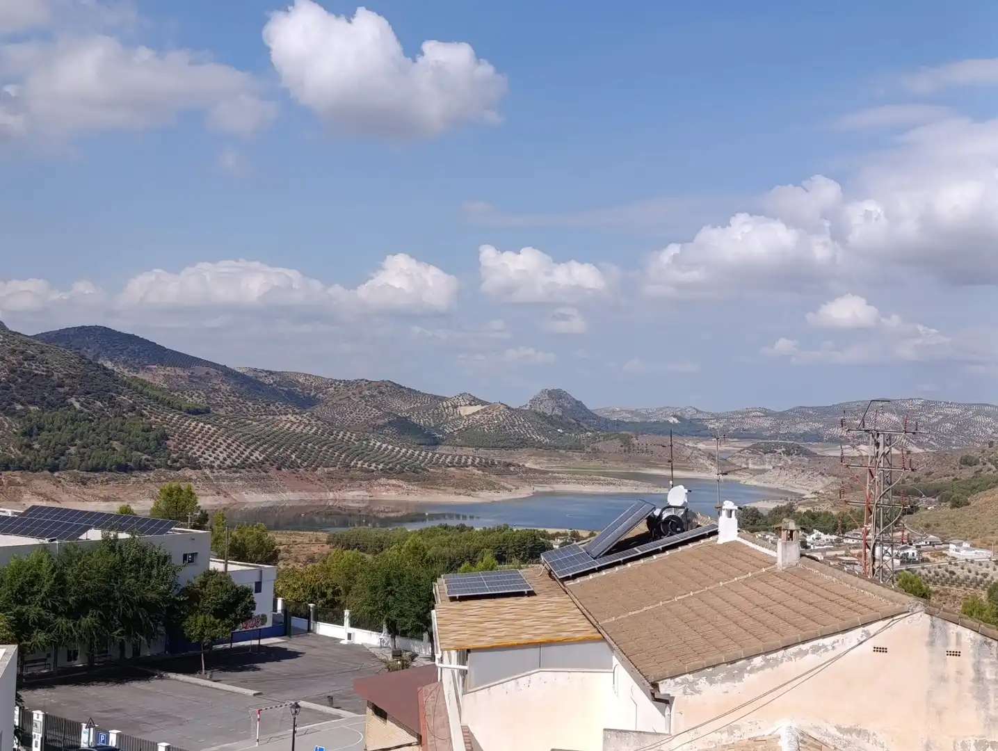 Vista exterior de Ático en venta en Iznájar con Aire acondicionado, Calefacción y Terraza