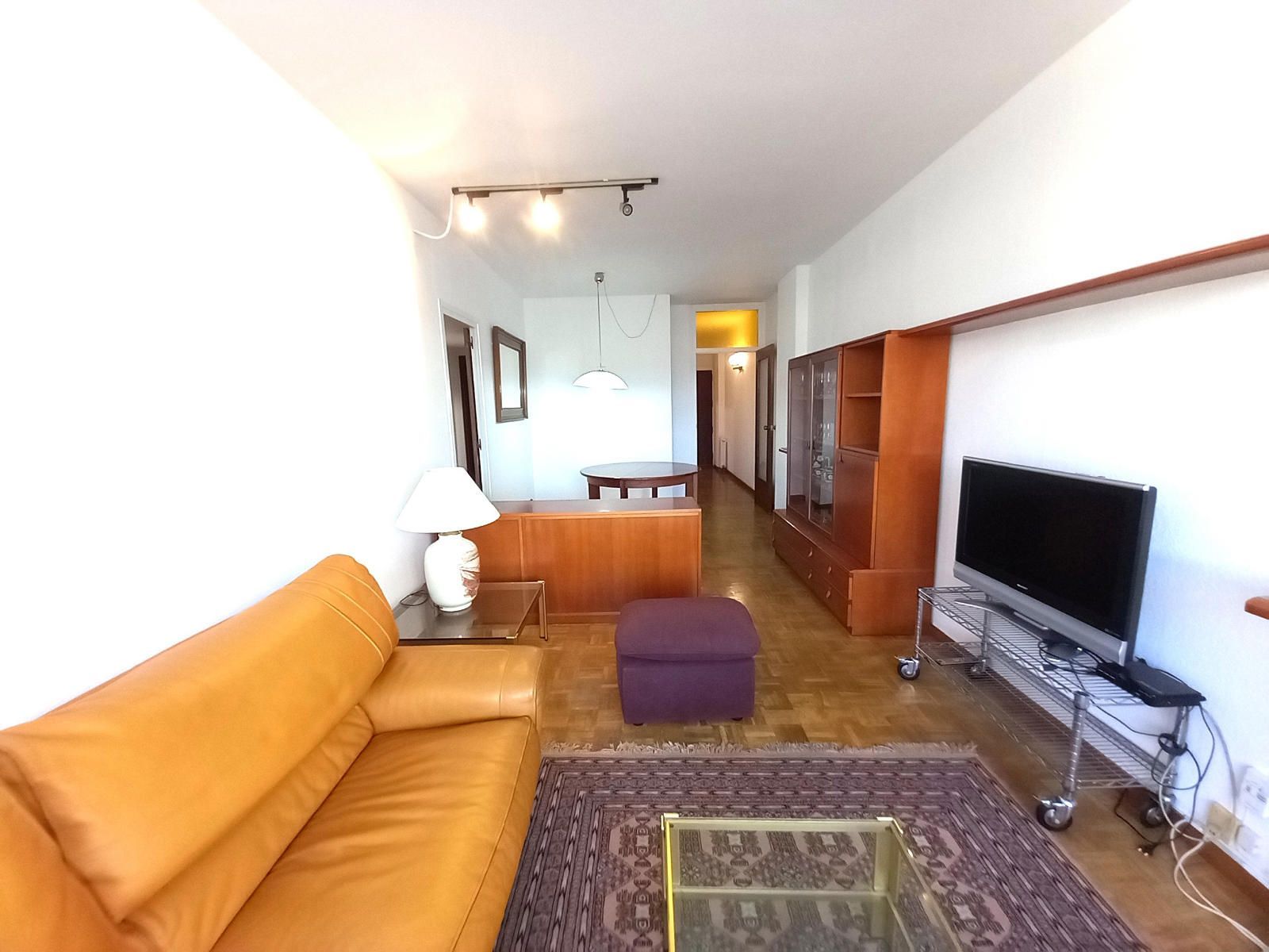 Sala de estar de Piso de alquiler en  Barcelona Capital con Aire acondicionado, Calefacción y Parquet
