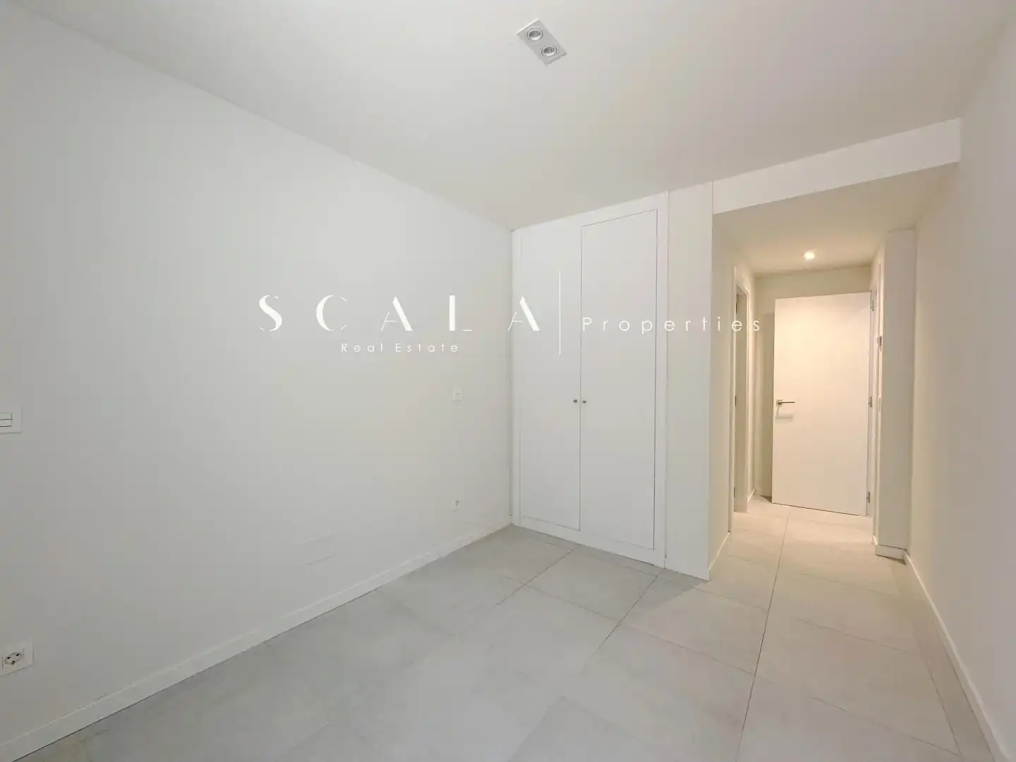 Bedroom of Flat for rent in Madrid  with Air Conditioner, Heating and Terrace