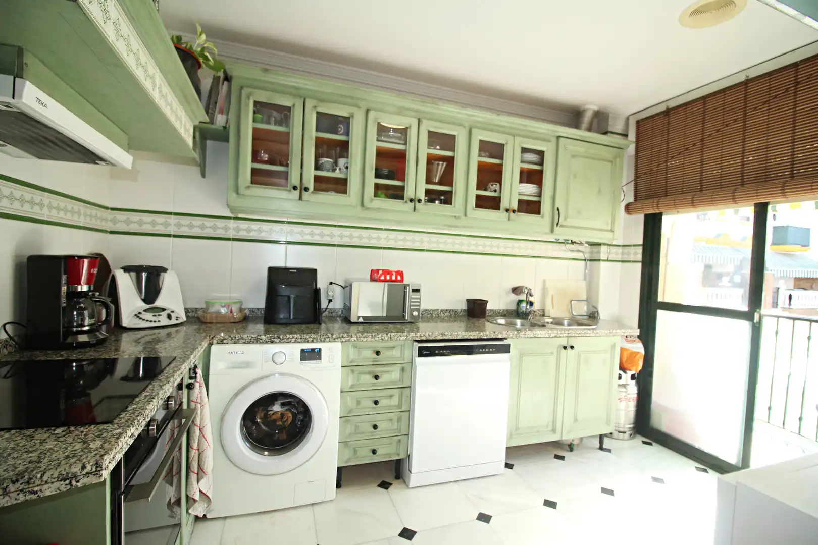 Küche von Einfamilien-Reihenhaus zum Verkauf in Aljaraque