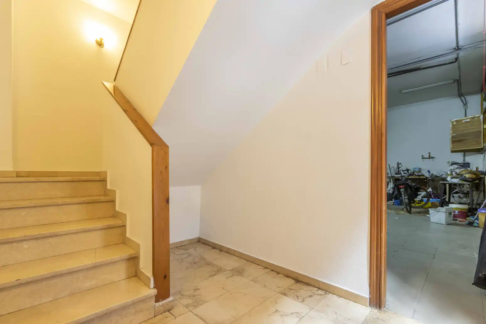 Casa adosada en venda en Sagunto / Sagunt amb Terrassa i Balcó
